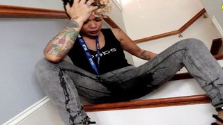 ASIAN MILF LOOSEY WETTING HER TIGHT JEANS ON STAIRS