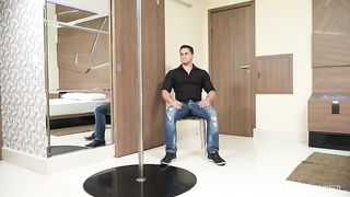 Blonde tranny sodomizes her man