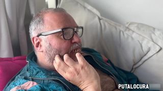 PUTALOCURA - REMIGIO CONTACTA A UNA PUTITA MUY DELGADA PARA DIVERTIRSE Y LA FOLLA MUY GUARRO