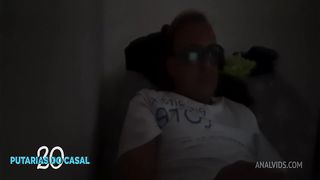 Assistindo filme a noite