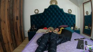 MILFYCALLA-I CAN T GET ENOUGH OF MASTURBATING WITH THIS GREEN FUR LONG JACKET 189