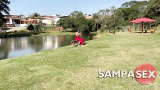 Meu marido fodendo a Ninfeta Vicky e arregacando meu cu. Gozou na buceta e ela engoliu toda porra. MarquesXXX 220628A