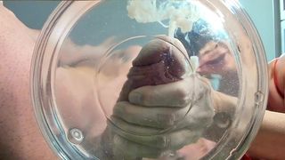 OLD LADY PLAY WITH COCK IN WATER SPERM CLOUD HANDJOB