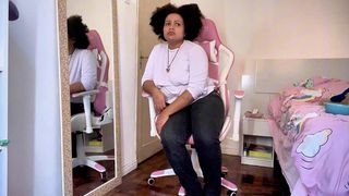 BBW EATING AND PERIOD FARTING WHILE BF IS WATCHING AND ANNOYING