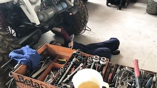 I went to the workshop to break the mechanic's ass