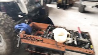 I went to the workshop to break the mechanic's ass