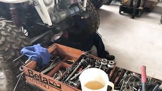 I went to the workshop to break the mechanic's ass