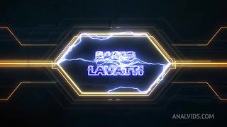 Fudendo o rabo da loira ao ar livre