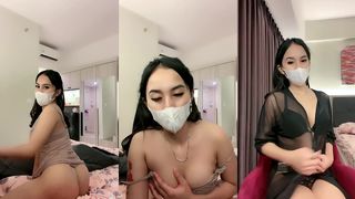 PRETTY PINAY COLLEGE TEEN SHOWING OFF HER PERFECT BODY & BOOBS