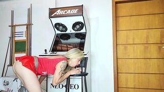 GAMER GIRL POWET ASS TO MOUTH