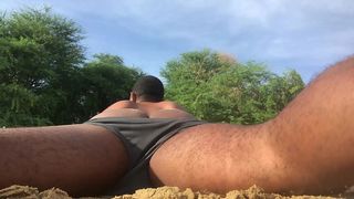 110 (RED) THE BIG BLACK HAS A NICE BODY INS T GUYS?