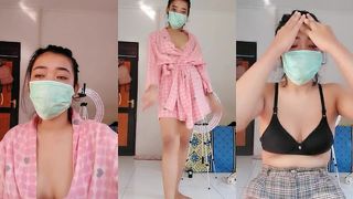 AMATEUR PRETTY COLLEGE TEEN SHOWING HER HOT BODY