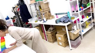 Stacy Bloom Testing The Handmade Dolphin Size XL (With Additional Anal Fisting) TWT155