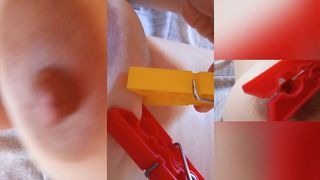 GRETALA - SI PIZZICA IL CAPEZZOLO