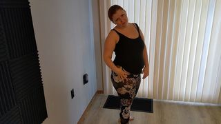 I KNOW YOU WERE HOPING TO SEE MY BUTT CRACK