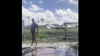 NUDIST BEACH TIME - NUDE GUY ON THE BEACH