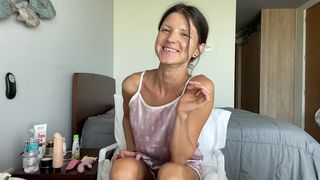 STRIP TEASE OUTFITE CHANGE