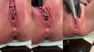 PIERCED CLIT HARD RUBBING IN LATEX GLOVES AND HARD STREAM PEE
