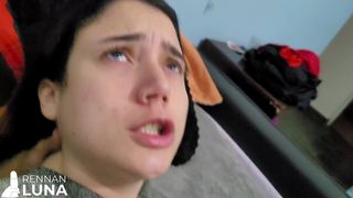 NOVINHA GOSTOSA E SAFADA DANDO A BUCETINHA CABELUDA PRA SER FODIDA!