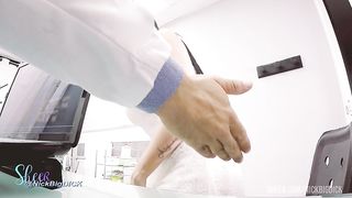 Mujer caliente tiene una cita con el doctor y este de la folla