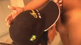 VOU ATOLA A MINHA PIROCA NA TUA BUNDONA SUA FILHA DA PUTA ! A REGRA E CLARA EMPINOU ENTAO GANHA PIROCADA FORTE DO PUTAO