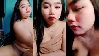 AMATEUR CHUBBY GIRL SHOWS HER TIGHT PUSSY ONLINE