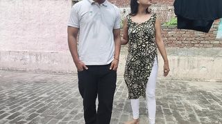 A LOVELY COUPLE DONT CONTROL HERSELF IN OUTDOOR TERRACE SEX