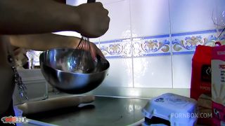 Lubrificated with whipped cream, the brasilian babe gonna get her ass deeply fucked