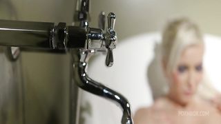 Hot Babes In the Tub - Busty Lesbian Sluts Simony Diamond & Jarushka Ross Stuff Their Holes