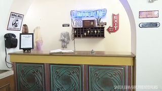 Kirsten Lee and Elsa Jean are grinding their meaty pussies together