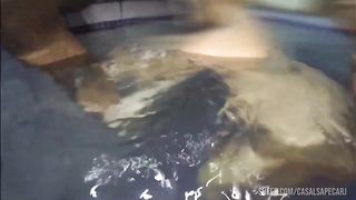 Namorada putinha vai para o motel com tres amigos enquanto o corno assiste ela sendo arrombada por negros pauzudos