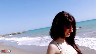 A pretty teen try to oblige a guy to have sex with her