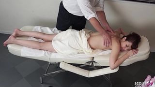 SLIM JAPANESE WIFE GET INTENSE ORGASM BY MASSEUR IN MASSAGE PARLOUR