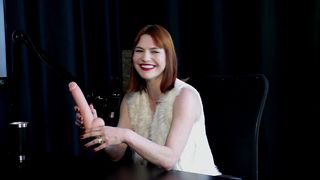 GOSTOSA FICA PELADA, TEM A BUCETA ALISADA E GEME GOSTOSO DEPOIS DA CONVIDADA MOSTRAR A FORMA DE FAZER UM BOQUETE - REH QUEEN (SHEER/RED)