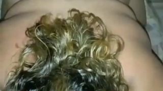Socando fundo de quatro no cu da puta