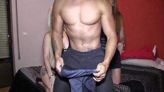 MARIA LLEGANDO AL ORGASMO CON EL Y CON ELLA