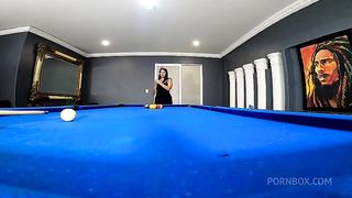 MESERA BILLAR EL LEON PIERDE APUESTA EN JUEGO BOLA EIGHT