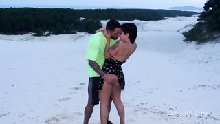 couple get sex for money on the beach