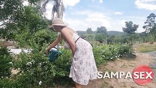 Loira gostosa foi passear no Jardim e acabou com o cu arrombado e cheio de porra - Regina Rizzi - MarquesXXX