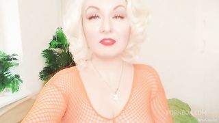 JOI jerk off instruction sexy blonde - pin up Mistress Arya