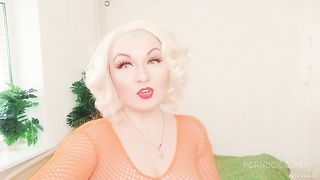 JOI jerk off instruction sexy blonde - pin up Mistress Arya