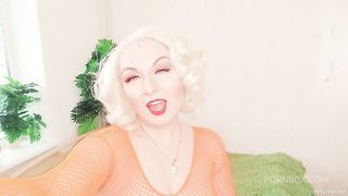 JOI jerk off instruction sexy blonde - pin up Mistress Arya