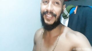 Iniciando a filha do pastor da igreja que tem a buceta gigante no fist anal, e comendo ela na pele e no pelo.