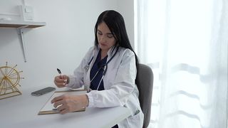 DOCTOR STELLA O ATTENDS A PATIENT WITH A BIG MONSTER COCK AND TASTE FOR THE FIRST TIME SOMETHING TOO BIG