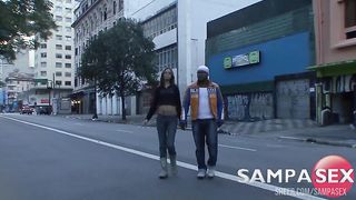 MILF MONIQUE COLEMAN CHAMOU O AMIGO DO MARIDO E PEDIU PRA ARREDACAR O CUZINHO - ANAL FORTE - JOTA BROWN