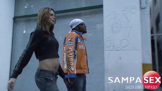 MILF MONIQUE COLEMAN CHAMOU O AMIGO DO MARIDO E PEDIU PRA ARREDACAR O CUZINHO - ANAL FORTE - JOTA BROWN