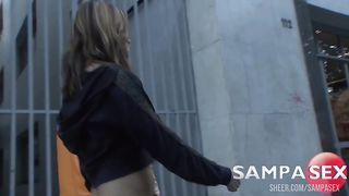 MILF MONIQUE COLEMAN CHAMOU O AMIGO DO MARIDO E PEDIU PRA ARREDACAR O CUZINHO - ANAL FORTE - JOTA BROWN