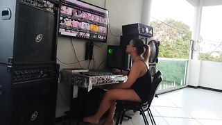 SAFADA FOI VER PORNO E ACABOU LEVANDO FERRO