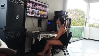 SAFADA FOI VER PORNO E ACABOU LEVANDO FERRO