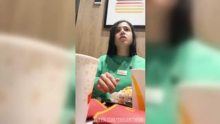 BEAUTIFUL HUNGRY VENEZUELAN ARRIVES IN THE UNITED STATES VERY HUNGRY FOR FOOD AND COCK AND MONEY SO I HELP HER BY MAKING THIS VIDEO